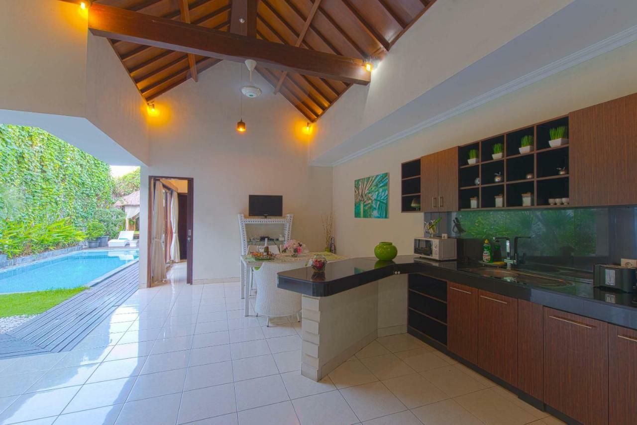 Villa Enjoy - Seminyak Center Exterior photo